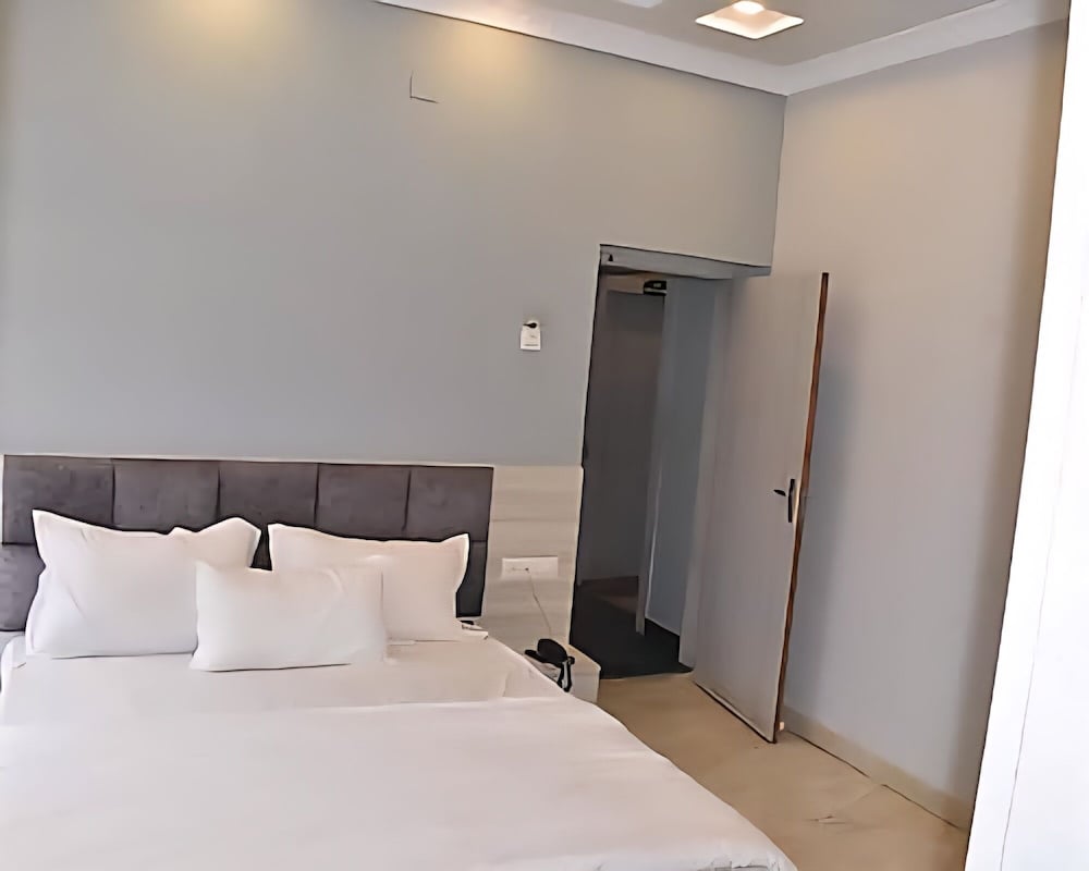 Hotel The Lake Castle Ranchi Jharkhand