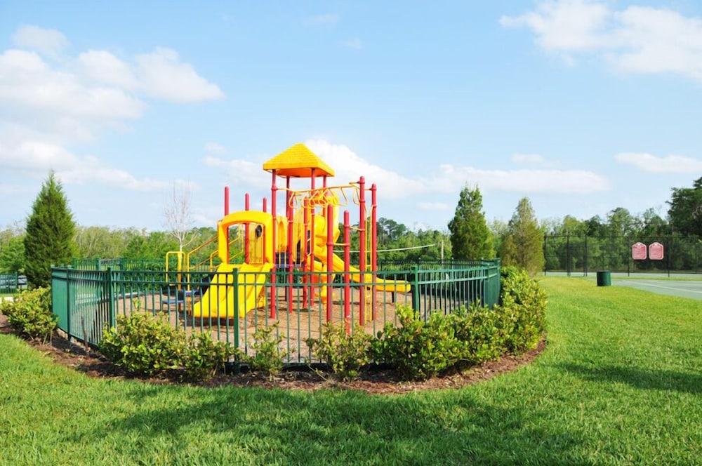 Villas at Seven Dwarfs Lane #1 - 4 Bed 3 Baths Townhome