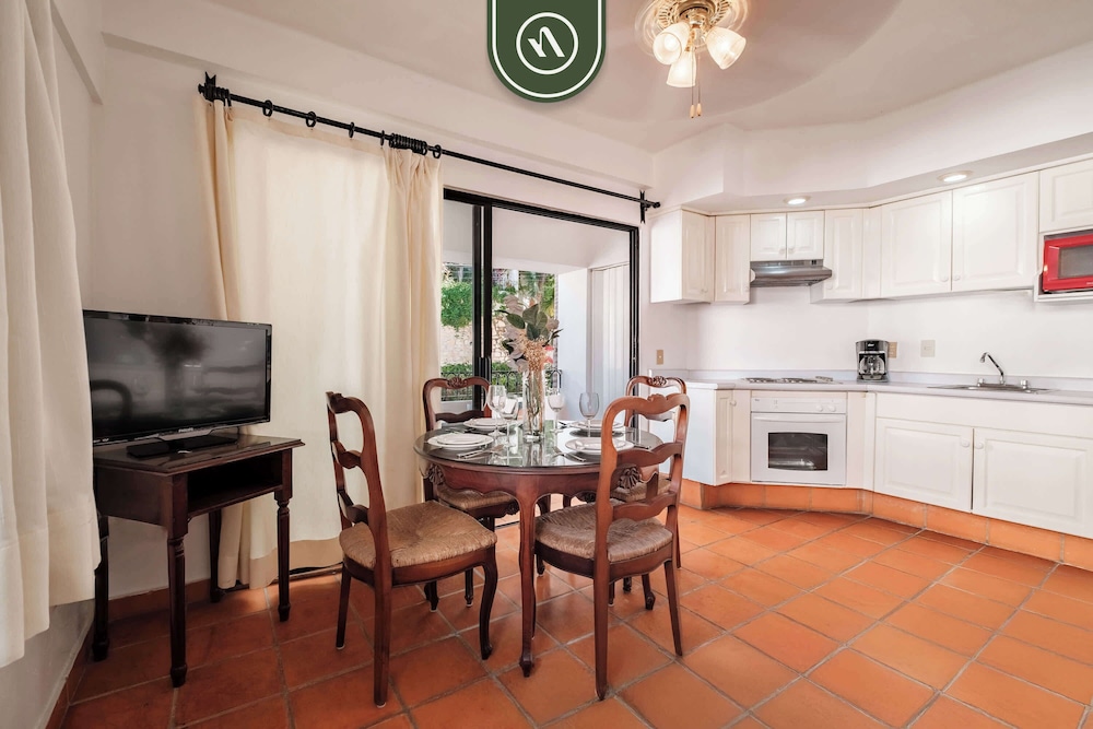 Amazing 1 BR Condo - Terrace - Pool - Romantic Zone