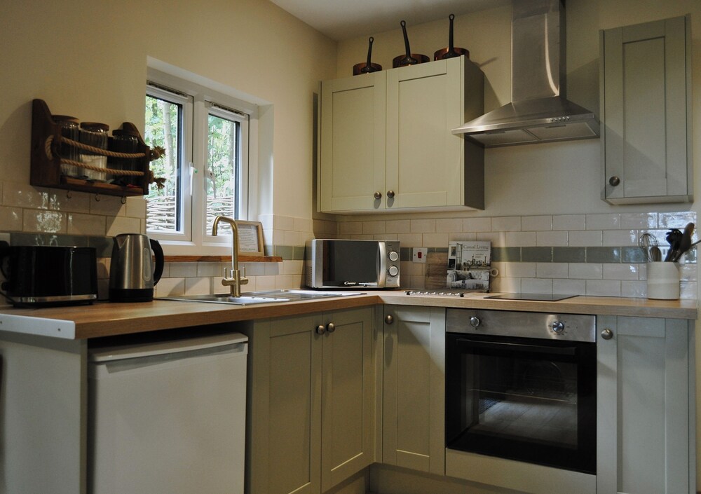 Hayne Barn Estate - Private Estate : 6 Eco Lodges - 1 Studio