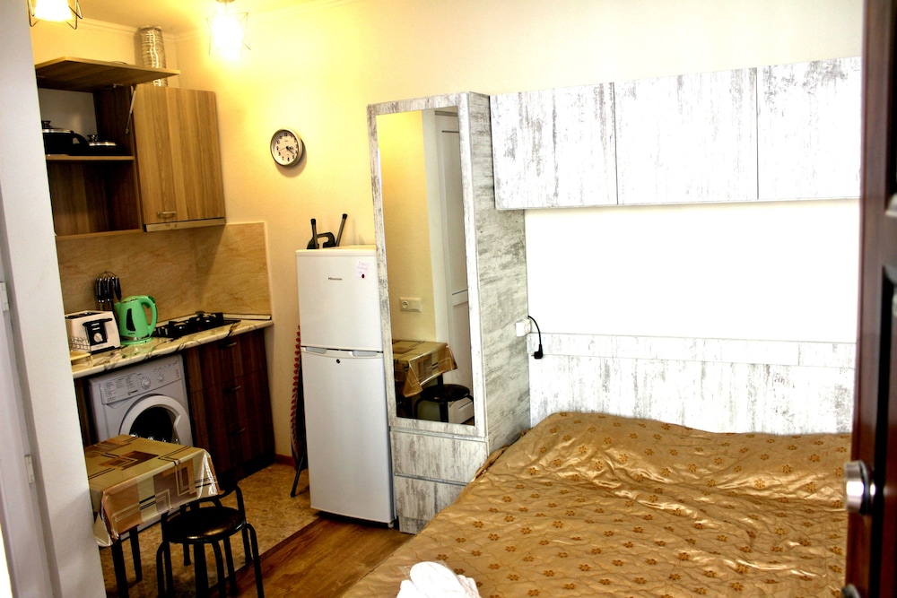 Old Avlabari Rooms