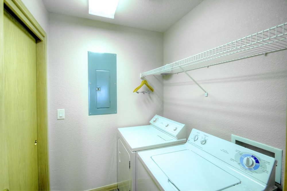 Canyon Run Townhomes F102 3 Bedroom Townhouse by RedAwning - Property Image 10