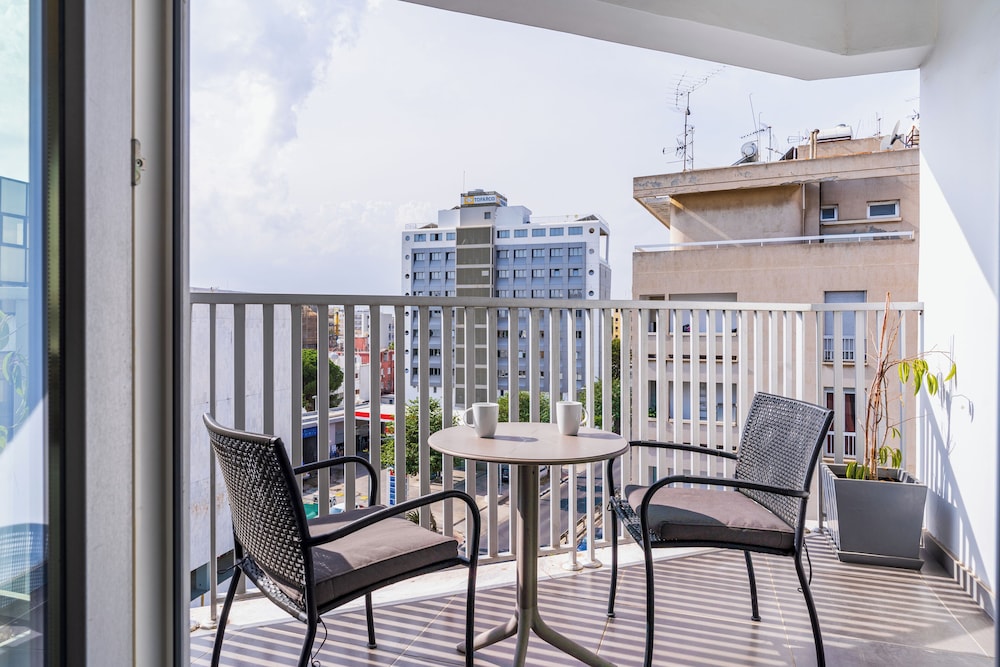 Local Host Living - Signature Apartments in Nicosia