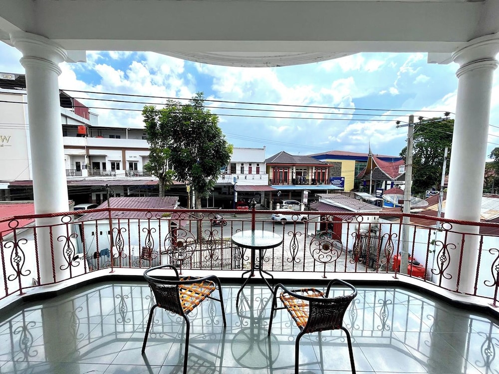 Yani Guesthouse