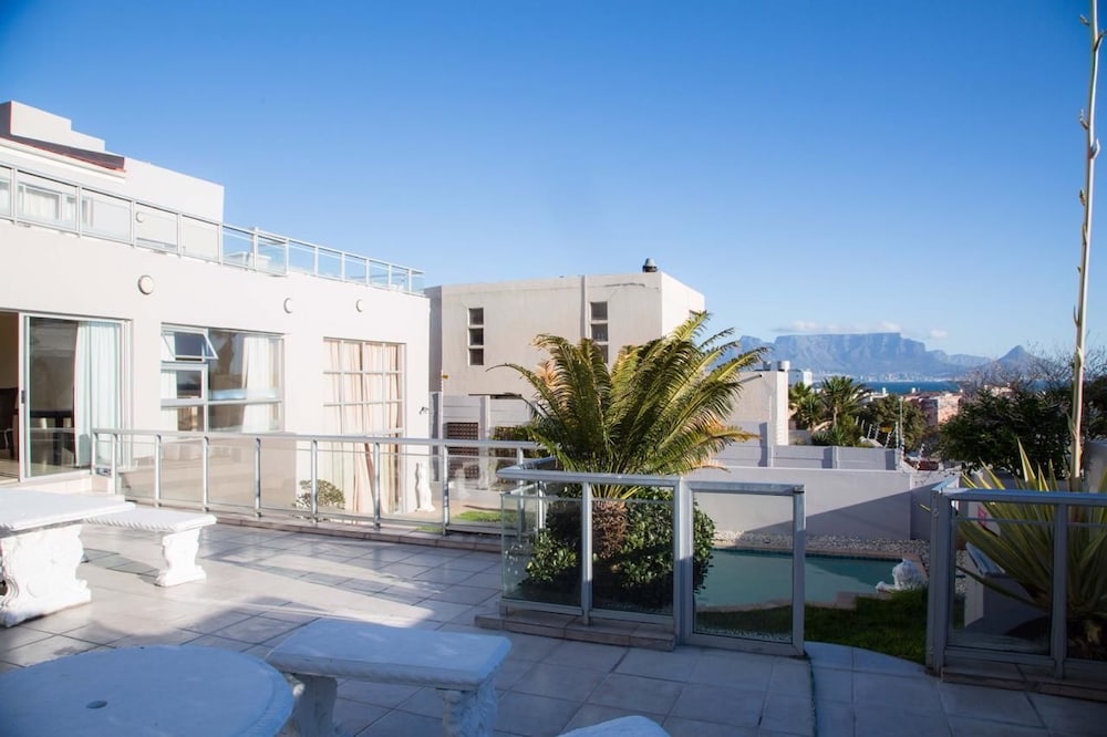 Henik Boutique Guest House view 5