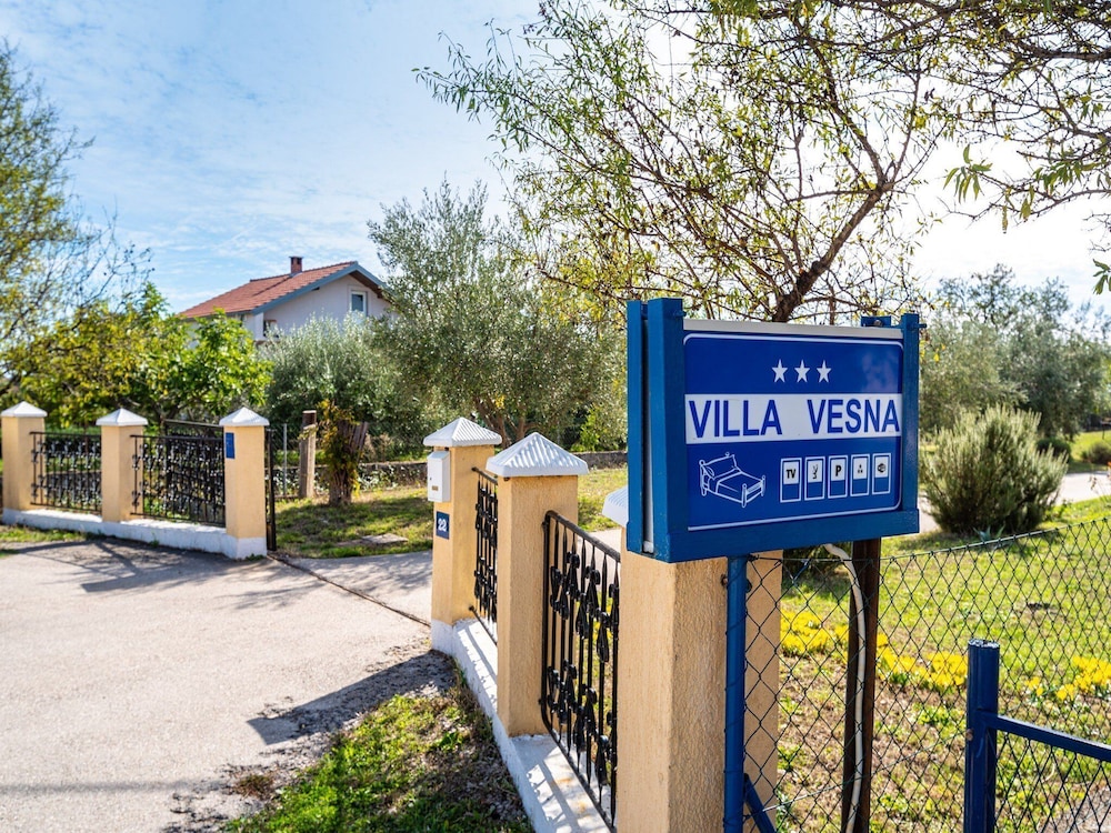 Holiday Home Villa Vesna Lux