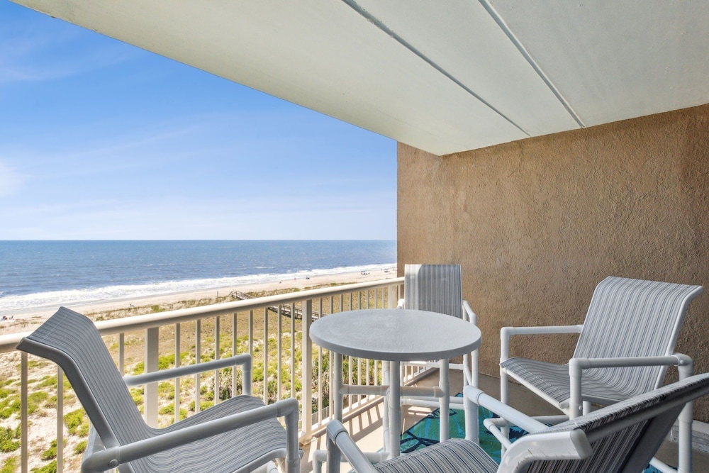 663 Amelia By The Sea 2 Bedroom Condo