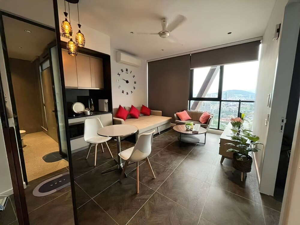 Scarletz Suites KLCC by Emily in Town