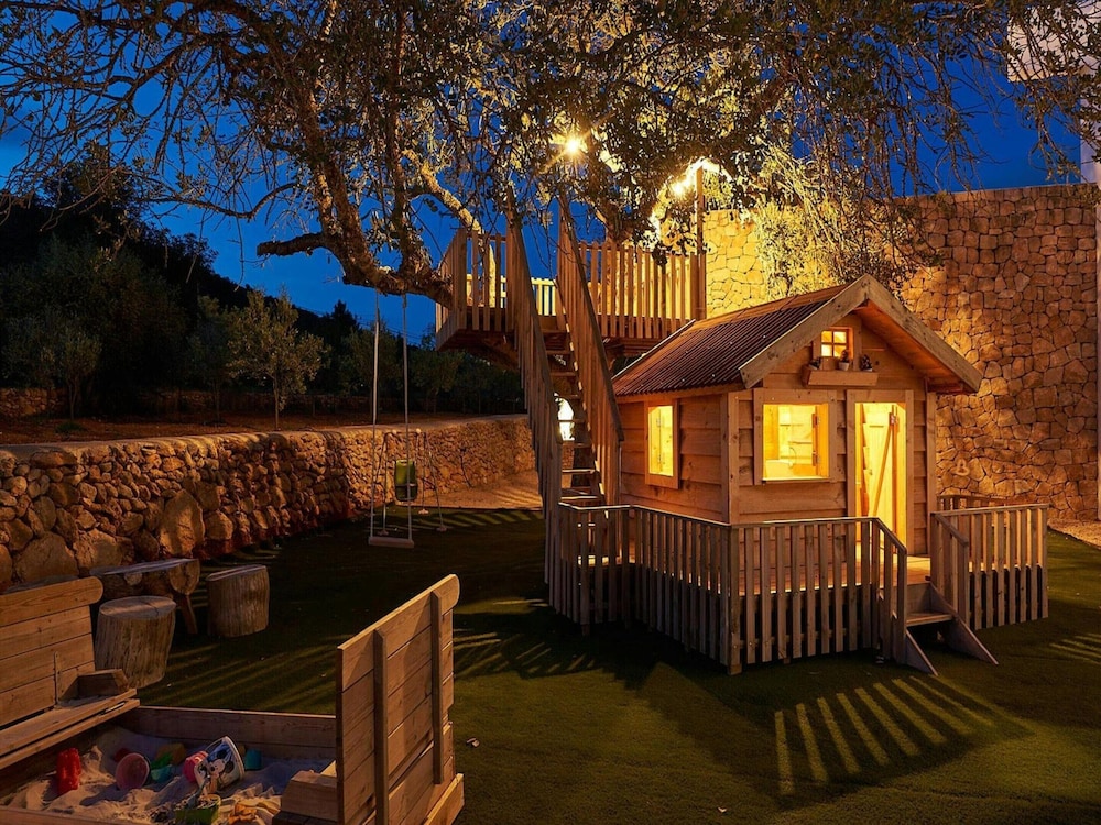 Holiday Home With Outdoor Cinema