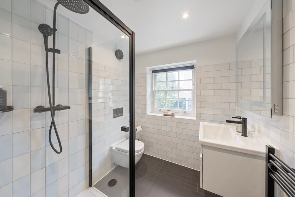 Charming 2 Bedroom 2 Bathroom Flat Near Oxford St