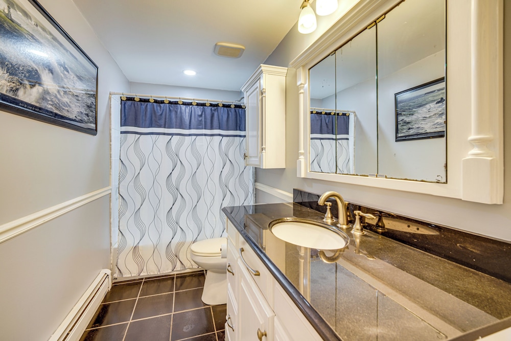 Pet-friendly Little Egg Harbor Home w/ Fenced Yard