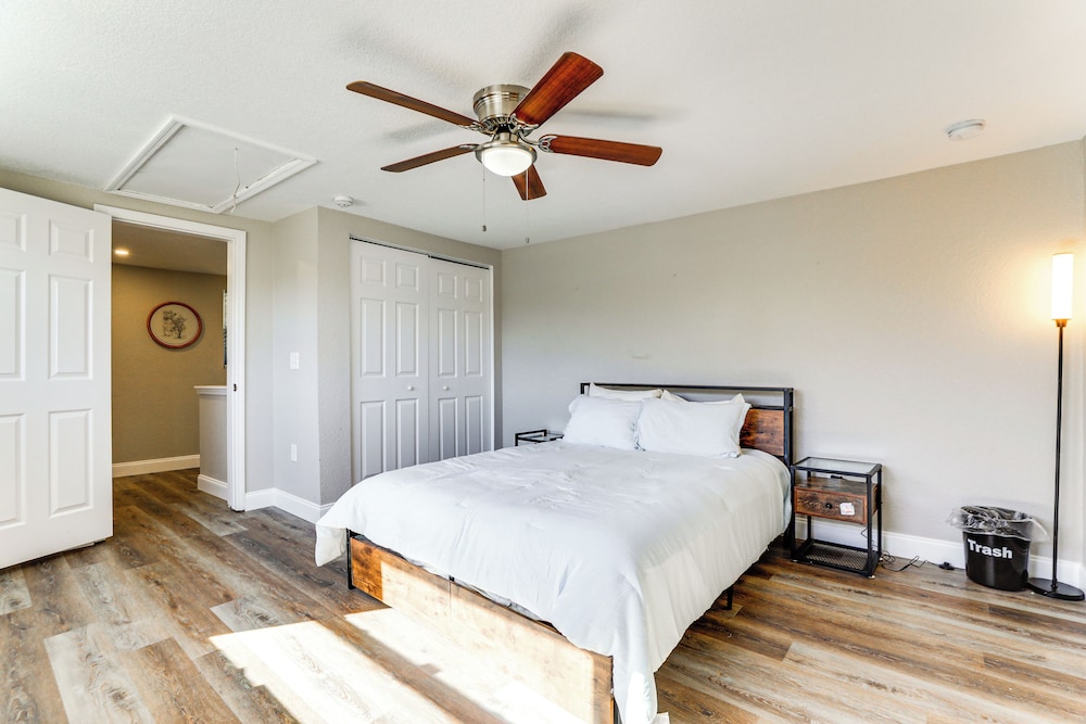 Saltwater Pool & Putting Green: Bradenton Oasis