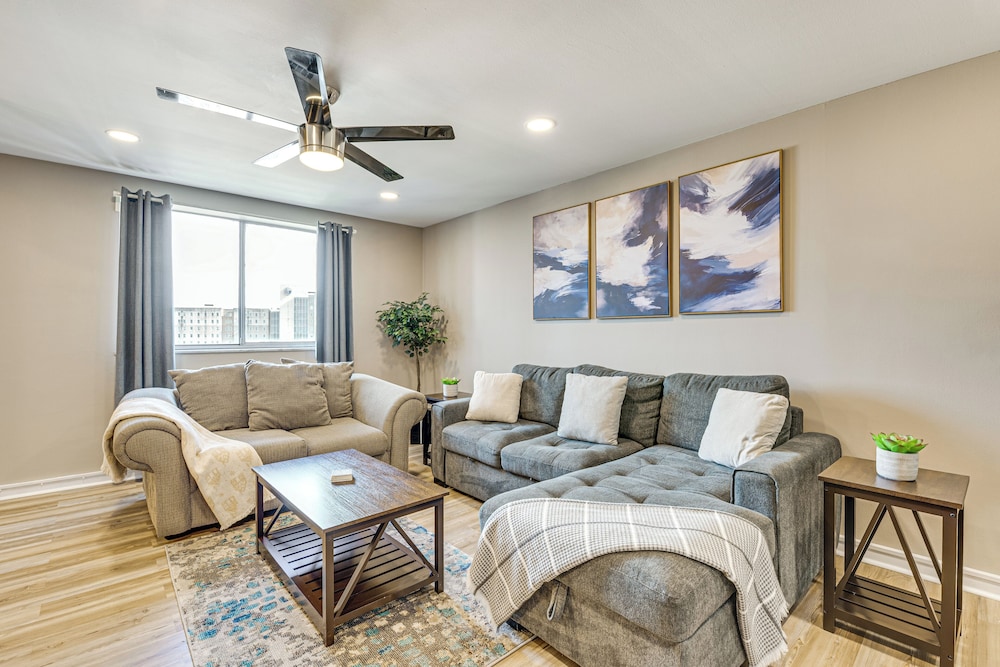 Walkable Condo < 1 Mi to Centennial Olympic Park!