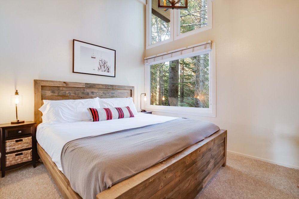 Homewood by Avantstay Amazing Family Cabin w Hot Tub Sauna