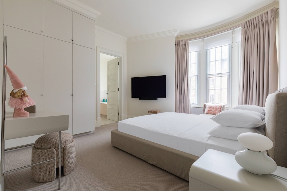 Sloane Court East VI by Onefinestay