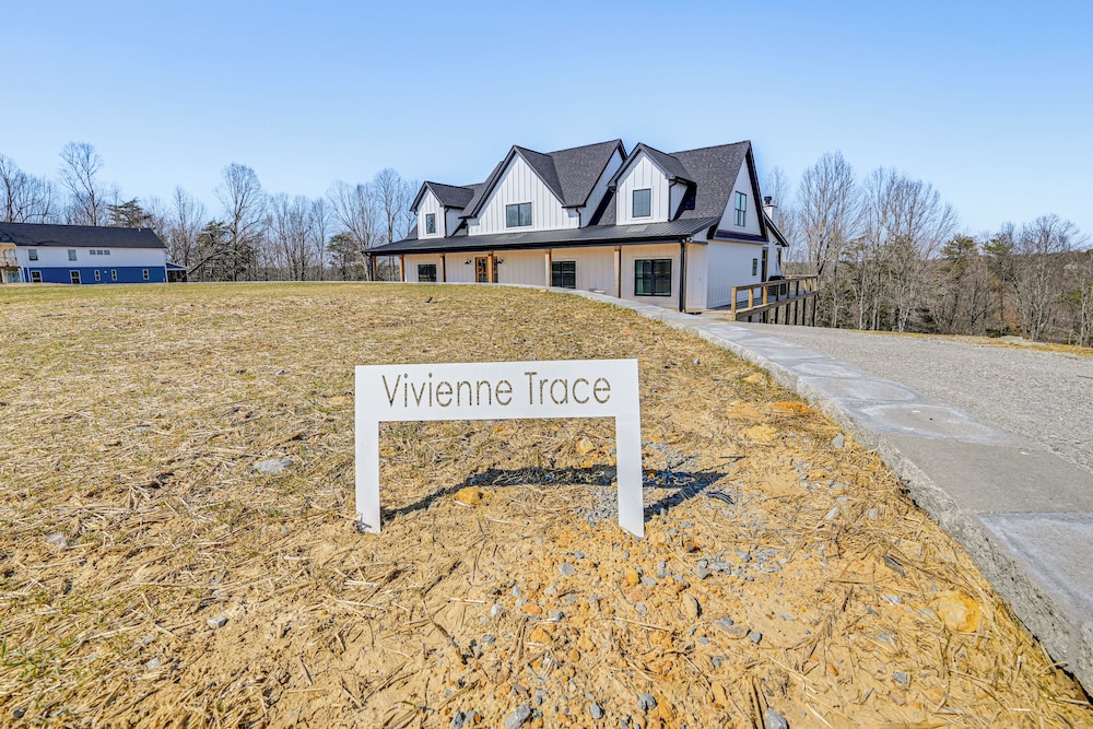 Spacious Home in Paradise Grove Nolin Lake!
