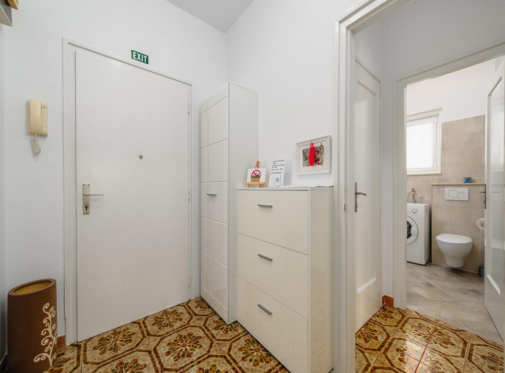 Pretty Apartment Near Golf Course