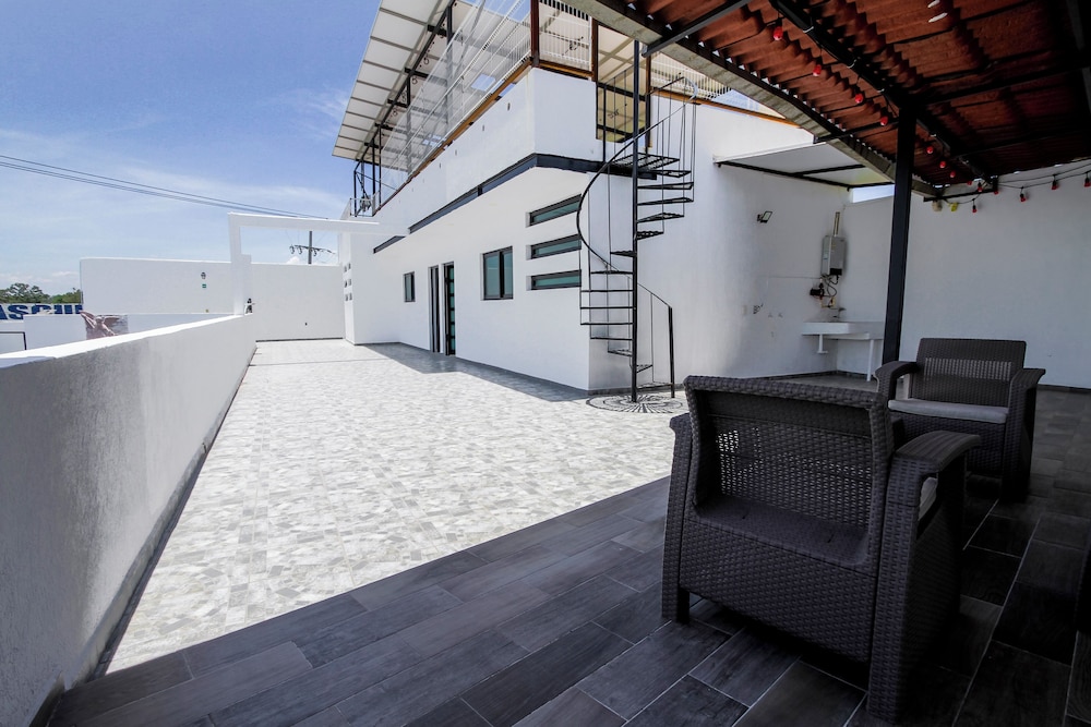 House with Terrace & Pool in Coyula