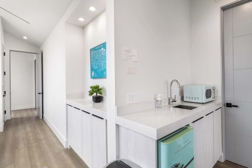 @ Marbella Lane - Luxi 4BR Haven w/ Skyscape Views
