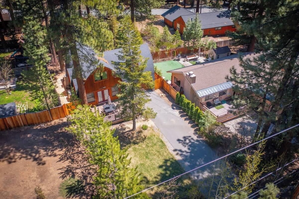 The Canoe Cabin