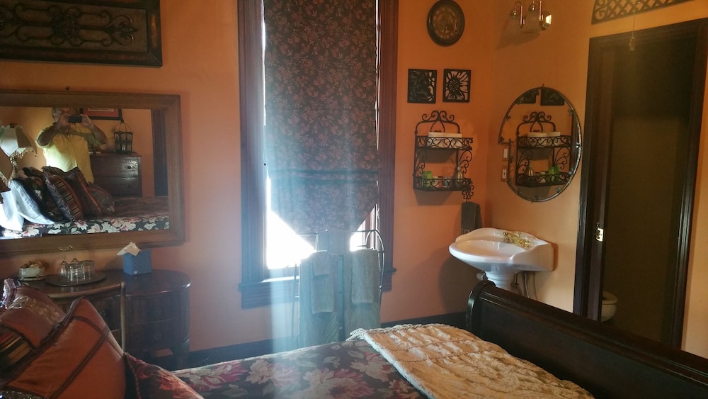Fig Tree Manor