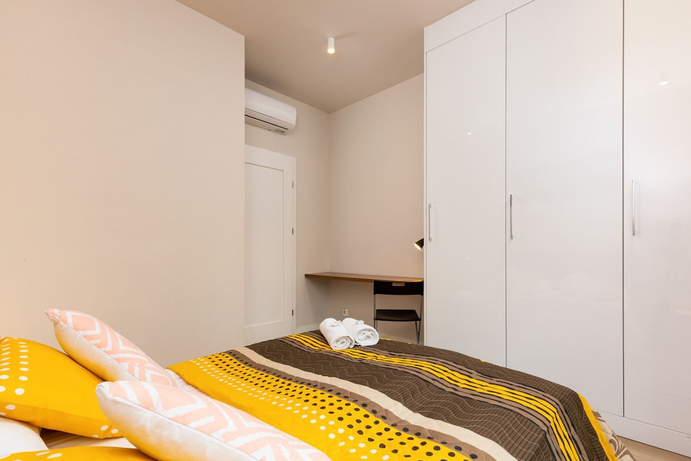 Apartments Warsaw Magazynowa by Renters view 2