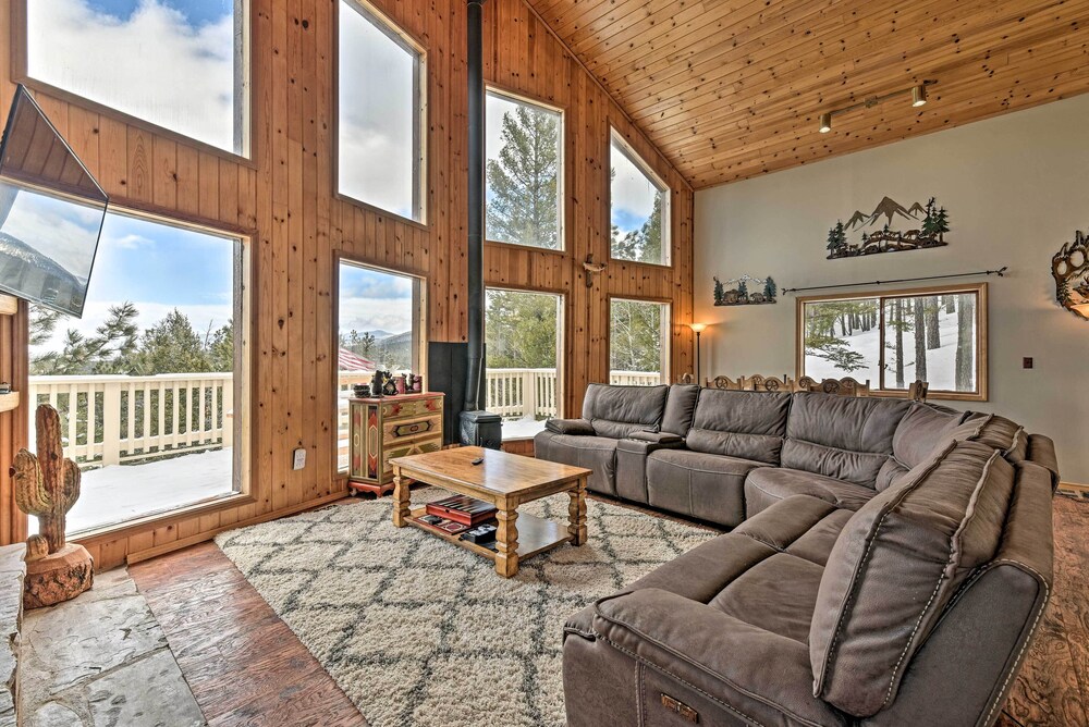 Cabin w/ Deck 2 Minutes From Angel Fire Resort view 3