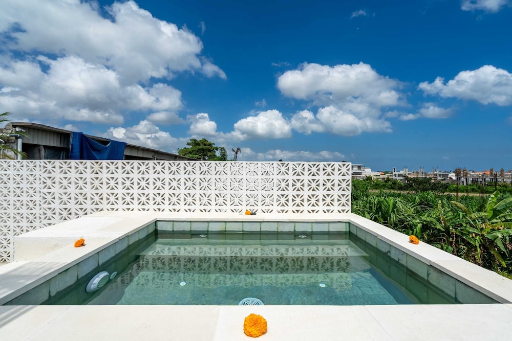 Villa Romance