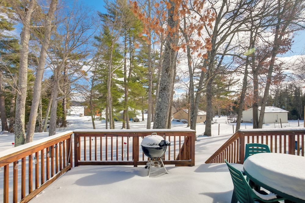 5 Mi to Sno-eagles Trails: Lakefront Getaway!