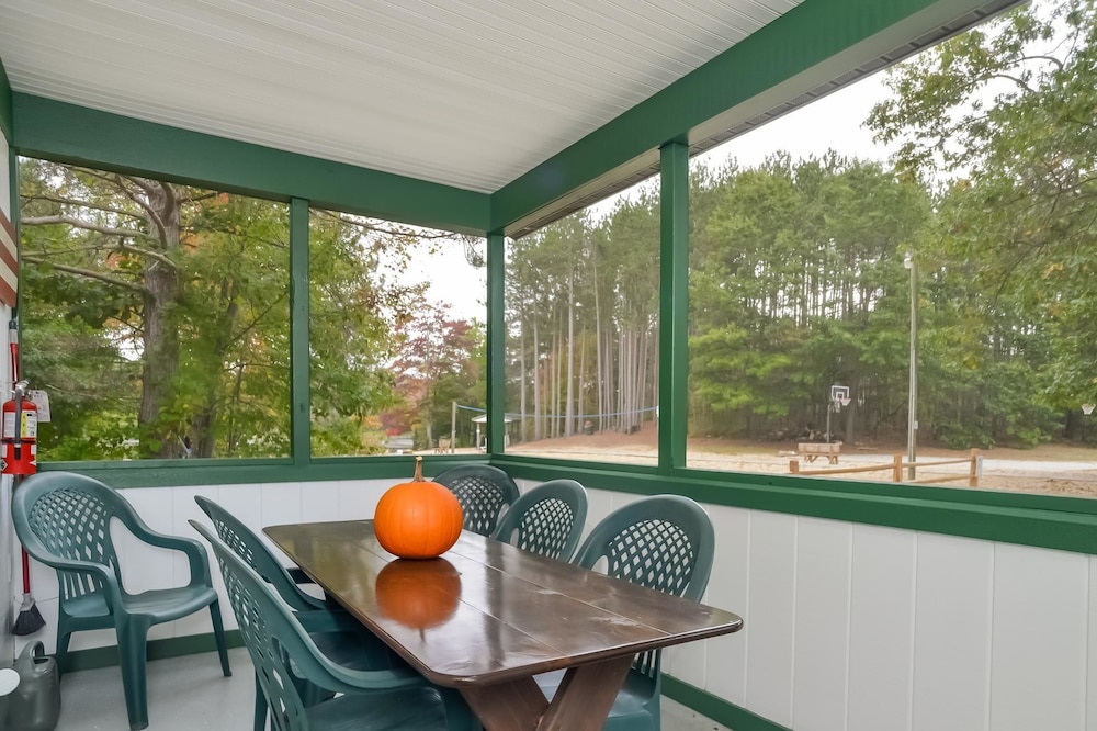 Goshorn Lake Cottages