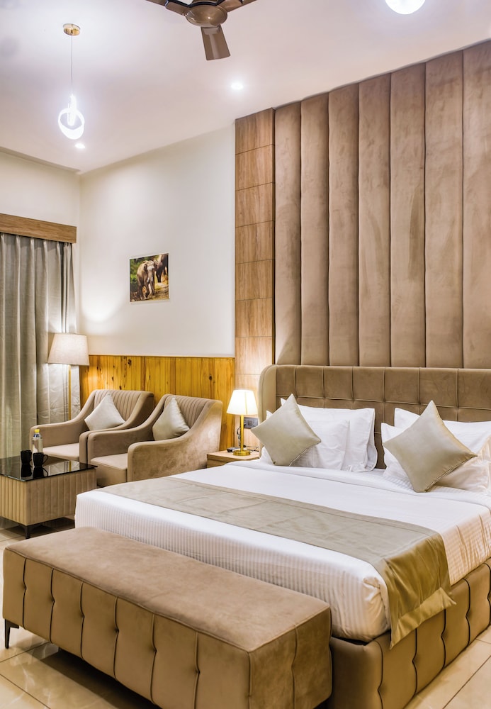 Corbett Elegant Retreat