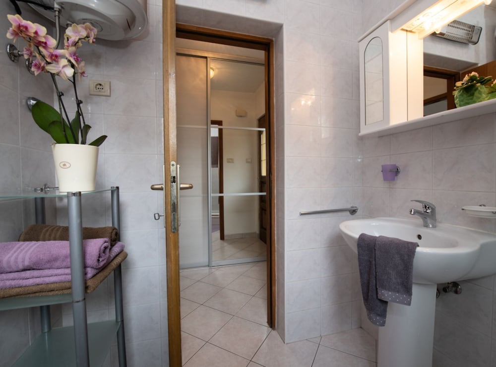 Apartments Mirjana IKA