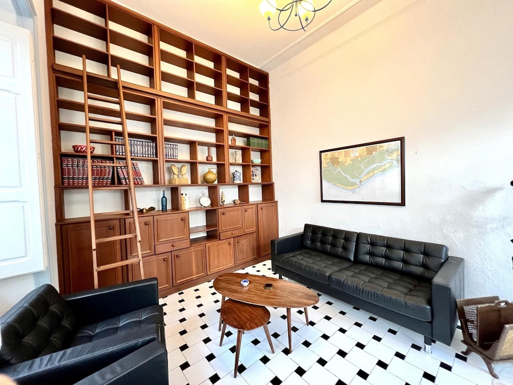OLH O Historical House by Homing view 3
