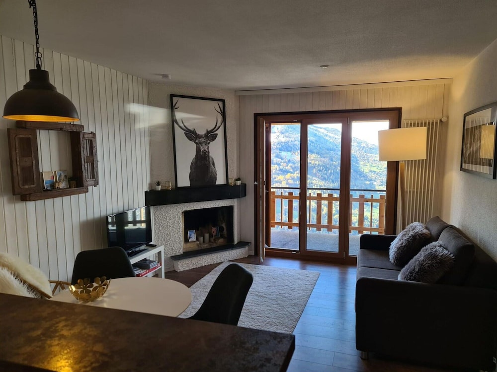 Flat in Veysonnaz Near Ski Lift & Valley Views