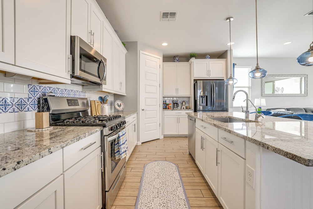 Covered Patio: Family-friendly Home in Casa Grande