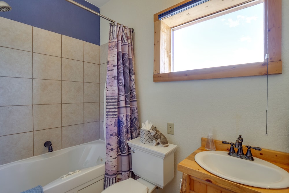 Alma Mountain Getaway w/ Private Hot Tub & Views view 5