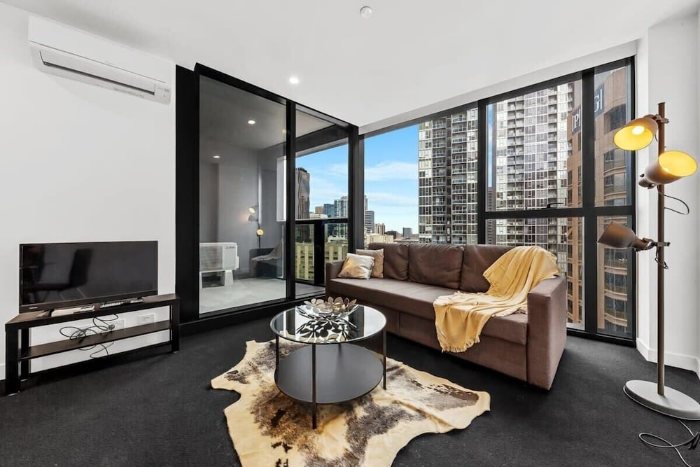A Cozy Apt, Only a 5-min Walk to Victoria Market