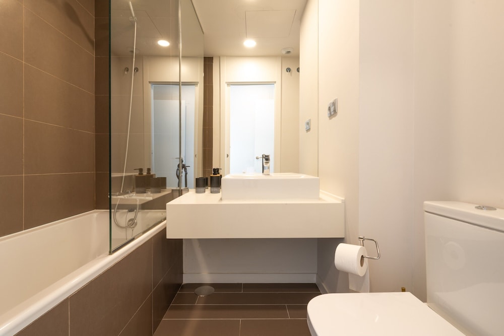 Nice Apartment With Shared Pool