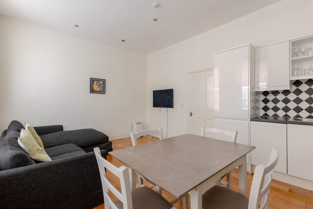 Stylishly Snug 1BD Flat, Camden Town!
