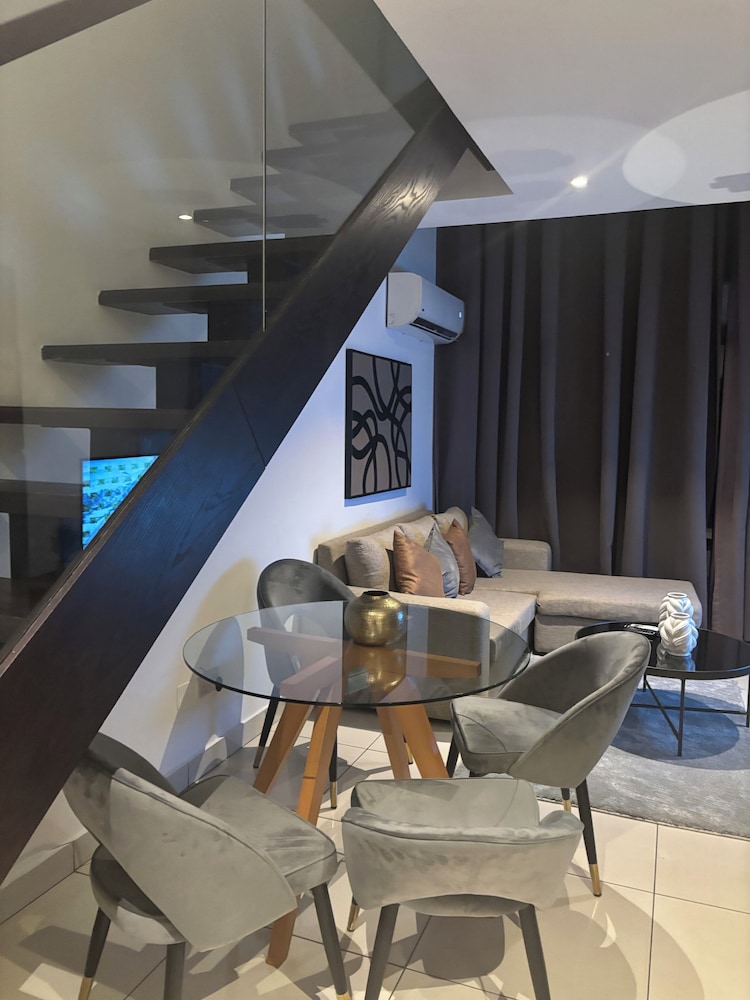 Embassy Gardens premier home