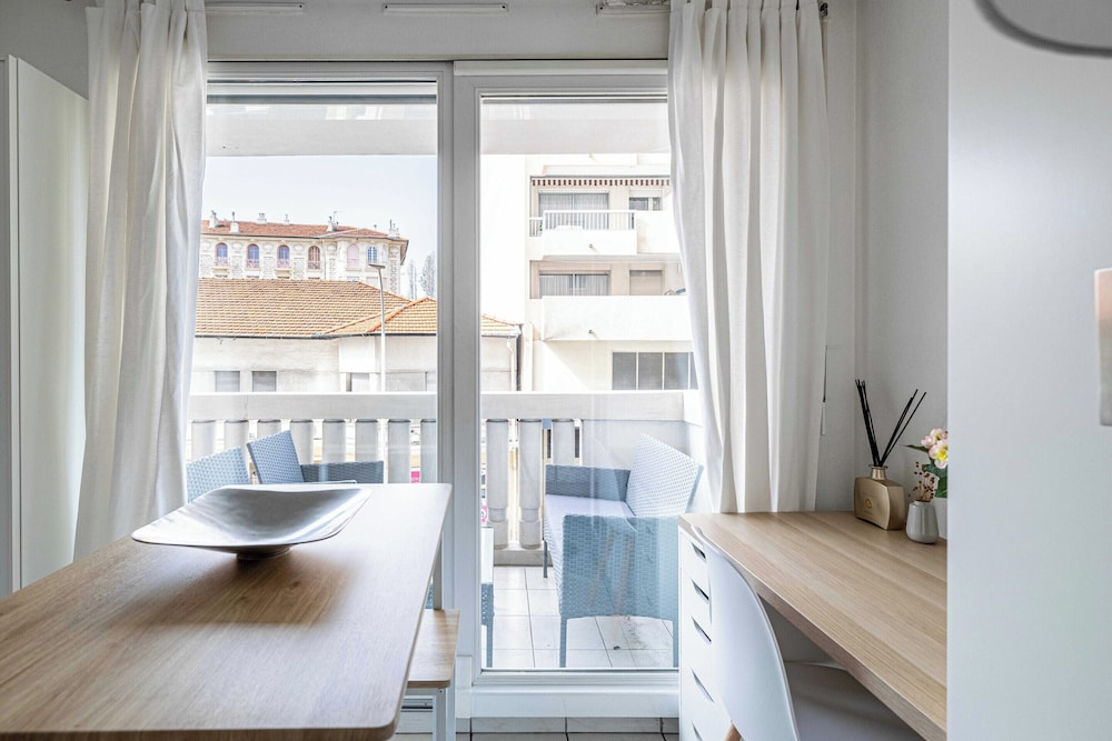Charming Studio With Balcony & Pool -heart of Nice