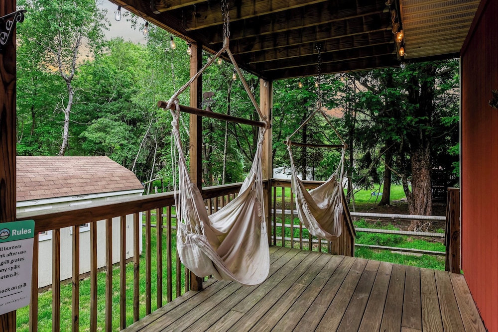 Hidden Bear by Avantstay A+ Central Location view 5