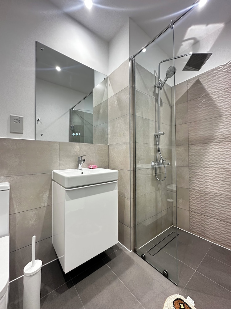 Serenity luxury studio loxwood