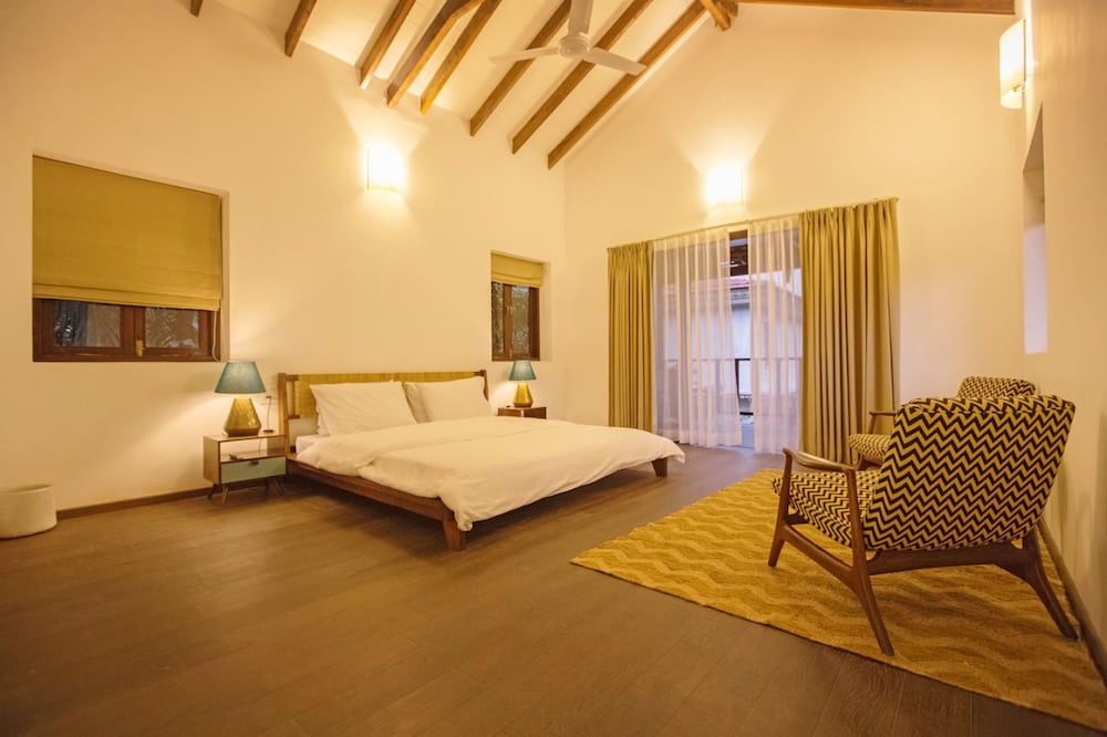 Salt by Hireavilla - 4BR w Heated Pool in Siolim