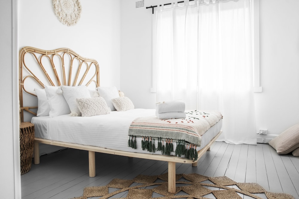 Beach Cottage in Bondi view 4