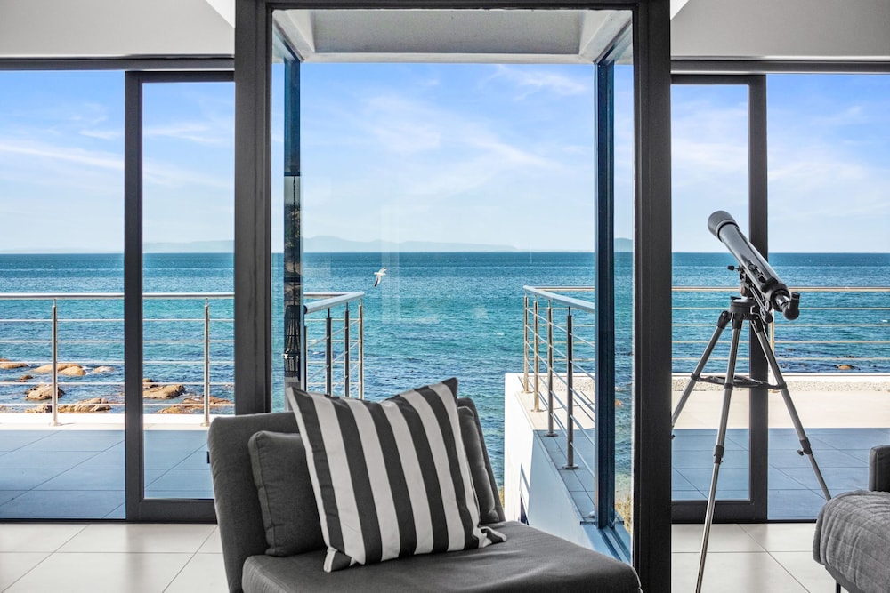 Shelley Point Beach Villa