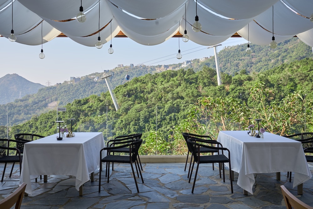 Miyue Shenzhen Tianlu Secret Wild Wizard Holiday Hotel