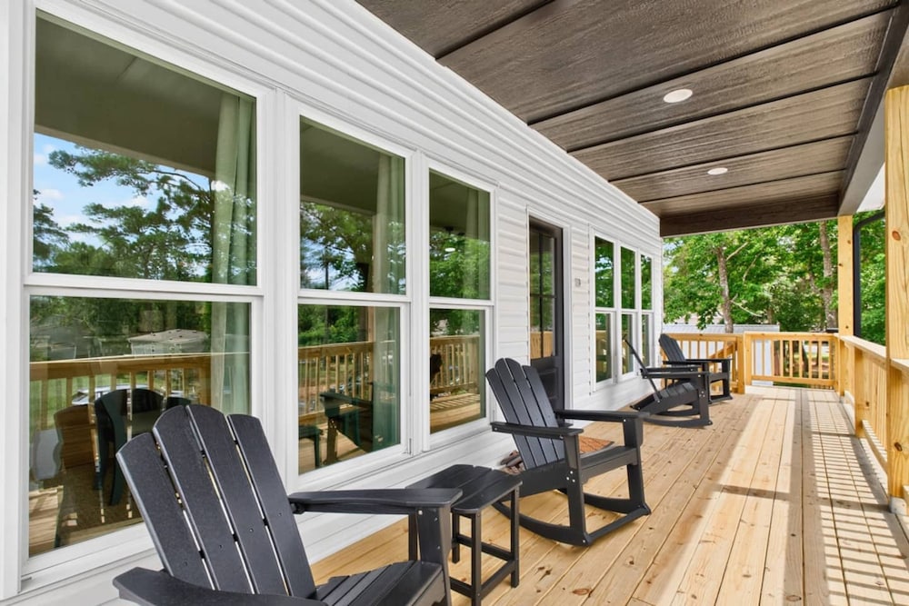 New Listing Luxury House 5 Min Walk to Beach