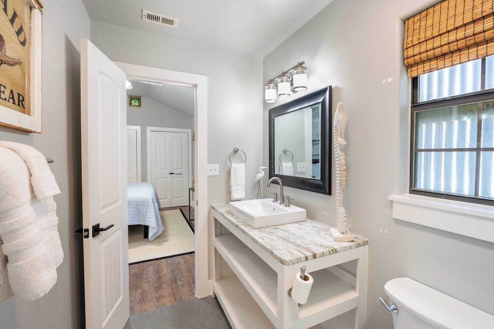 Simpatico by Avantstay Pool, Near Birding Center