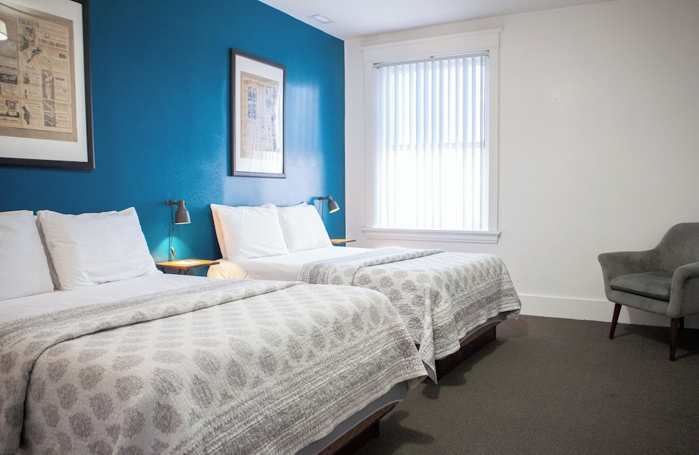 11th Avenue Hostel